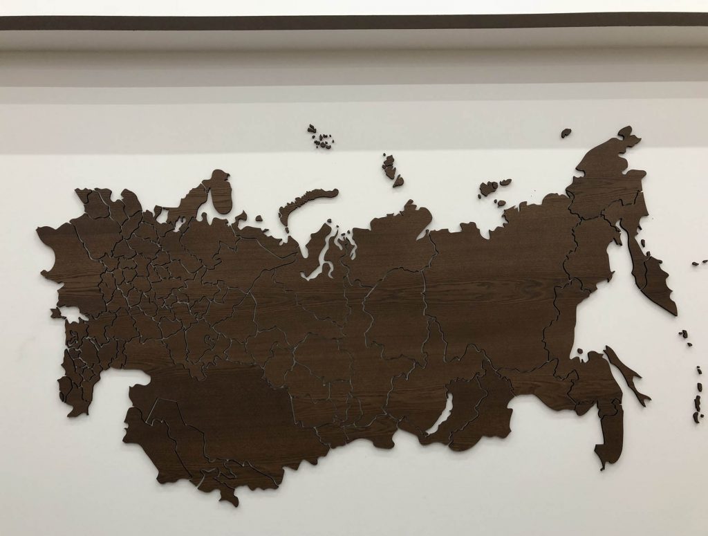 Карта российская из дерева