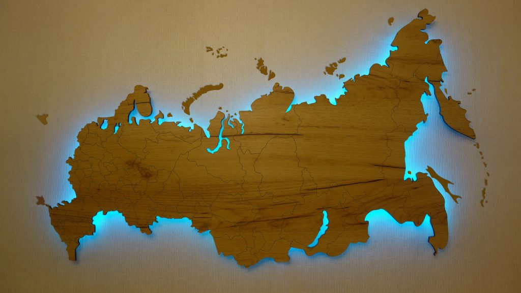 Карта России с гравировкой и подсветкой