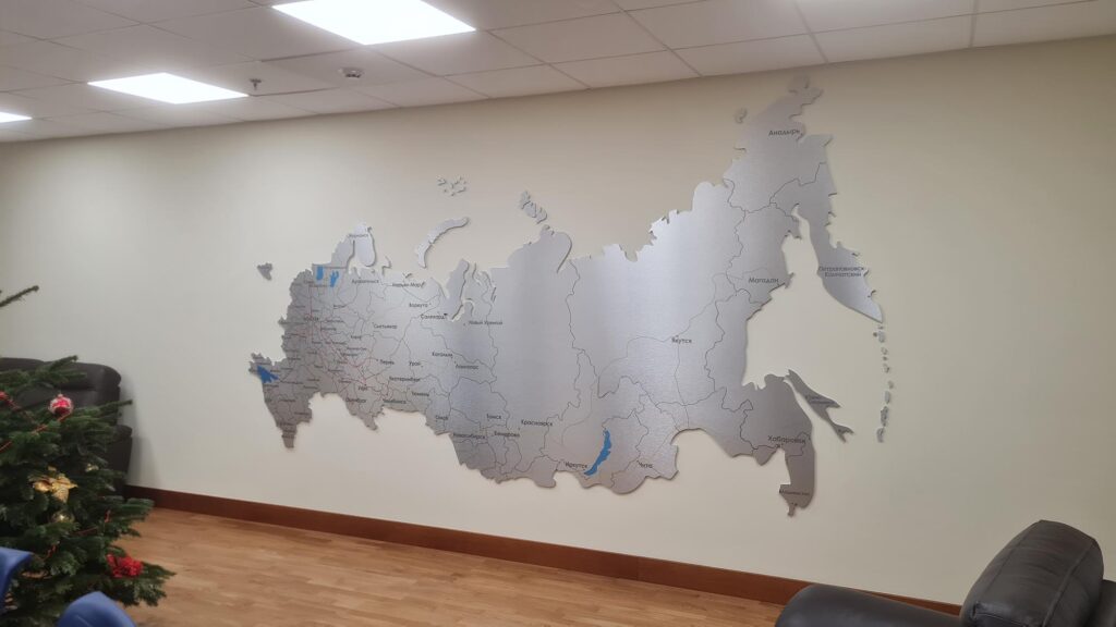 Магнитная серебристая карта России